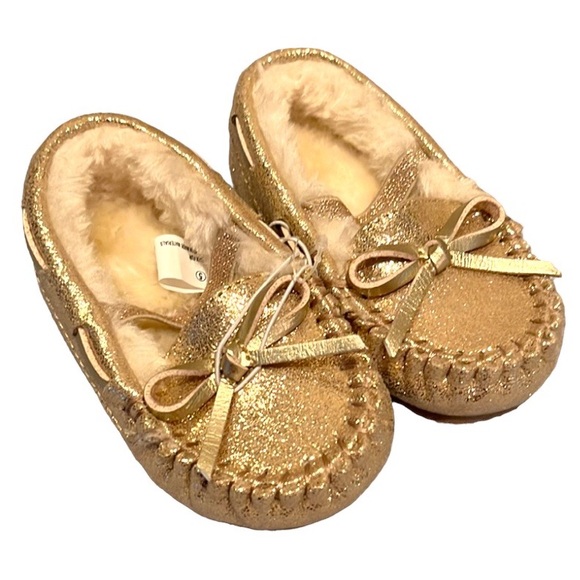 Cat & Jack Other - NEW Gold Glitter faux Fur Lined Moccasins Size 5